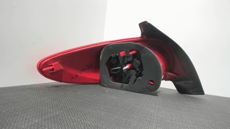 Image Feu arriere principal droit (feux) - PEUGEOT 206+