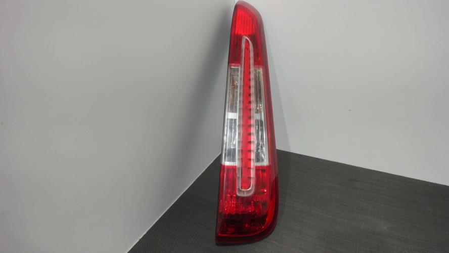 Image Feu arriere principal droit (feux) - FORD C-MAX 1