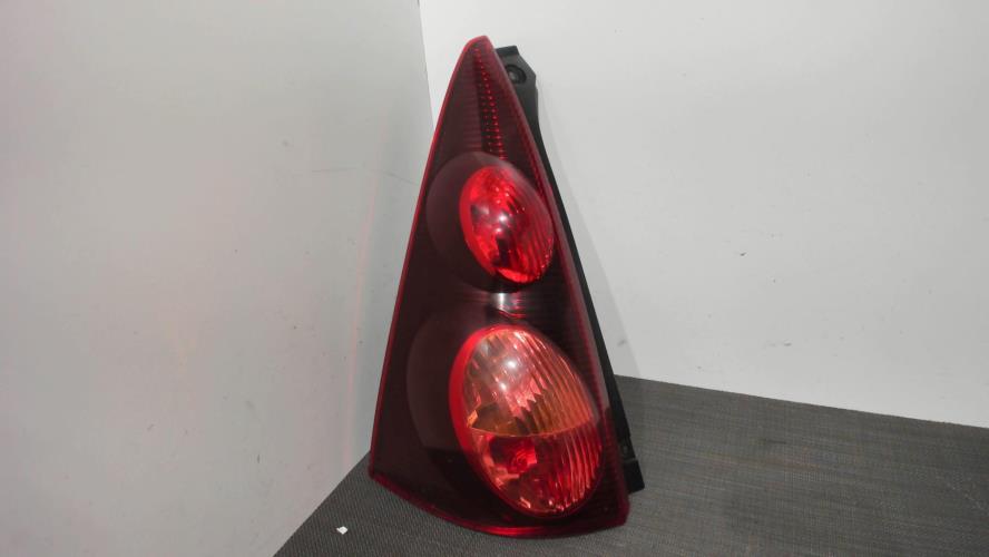 Image Feu arriere principal gauche (feux) - PEUGEOT 107
