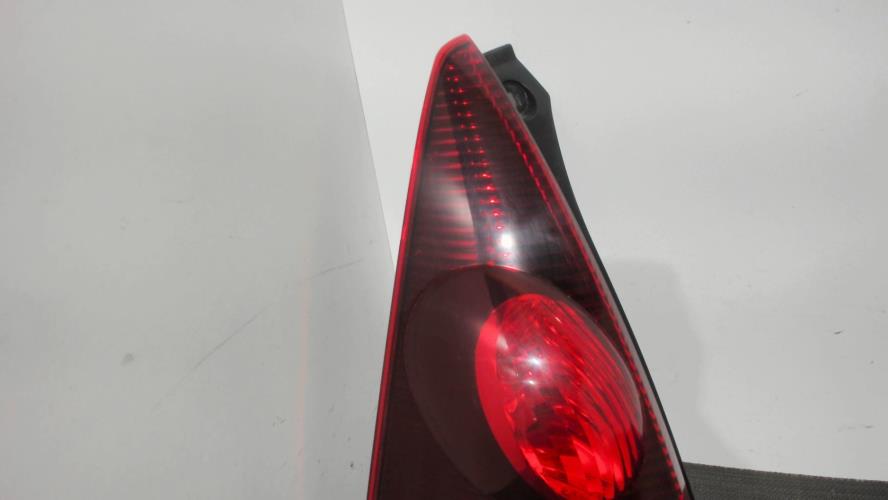 Image Feu arriere principal gauche (feux) - PEUGEOT 107