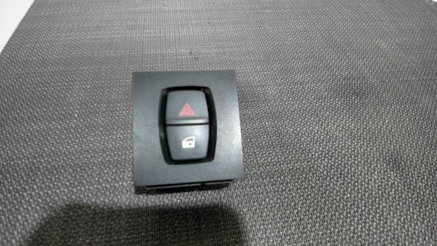 Image Bouton de warning - BMW SERIE 1 F20
