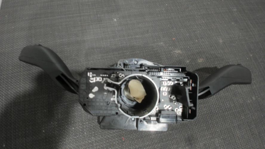 Image Com (Bloc Contacteur Tournant+Commodo Essuie Glace+Commodo Phare) - VOLKSWAGEN POLO 5