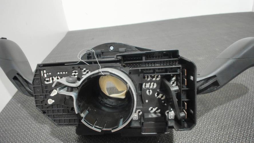Image Com (Bloc Contacteur Tournant+Commodo Essuie Glace+Commodo Phare) - VOLKSWAGEN POLO 5