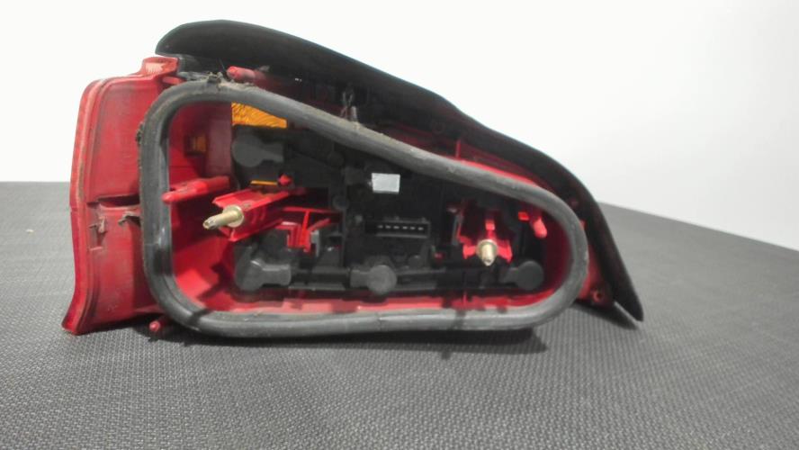 Image Feu arriere secondaire droit (feux) - PEUGEOT 106