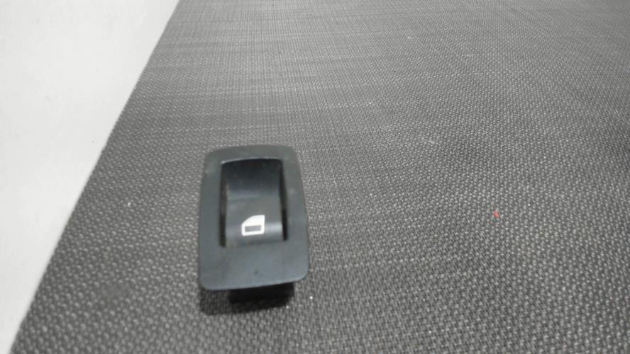 Image Interrupteur de leve vitre arriere droit - BMW SERIE 1 F20