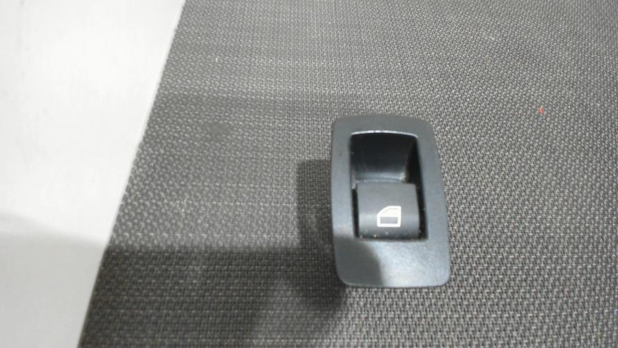Image Interrupteur de leve vitre arriere gauche - BMW SERIE 1 F20