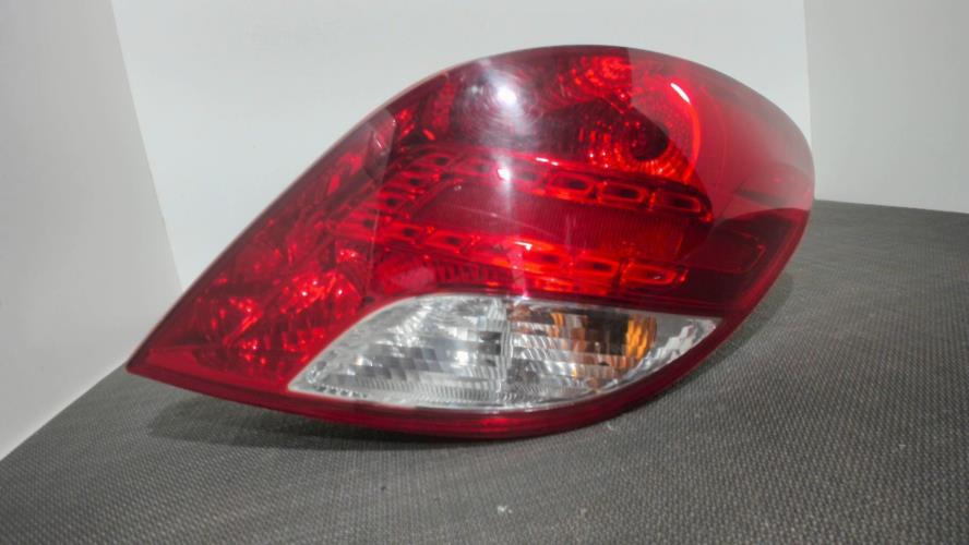 Image Feu arriere principal droit (feux) - PEUGEOT 207
