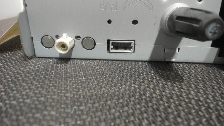 Image Autoradio d'origine - CITROEN C4 2