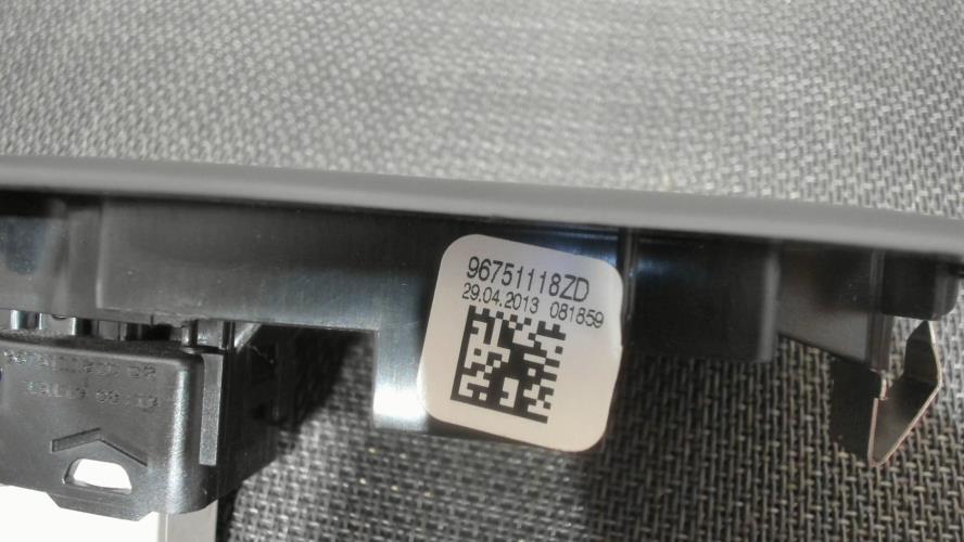 Image Interrupteur de leve vitre avant droit - PEUGEOT 208