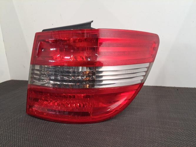 Image Feu arriere principal droit (feux) - MERCEDES CLASSE B 245