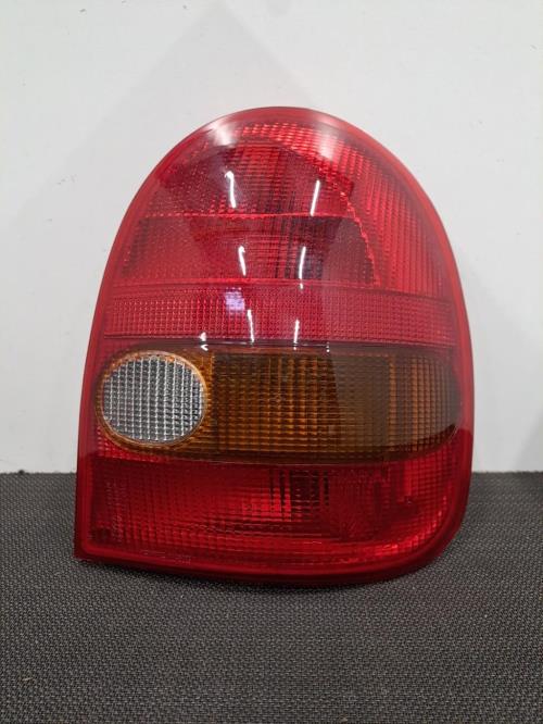 Image Feu arriere principal droit (feux) - OPEL CORSA B