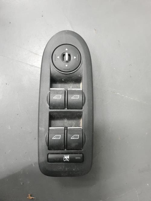 Image Interrupteur de leve vitre avant gauche - FORD KUGA 1