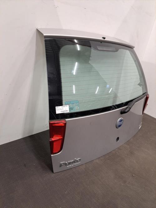 Image Malle/Hayon arriere - FIAT PUNTO 2