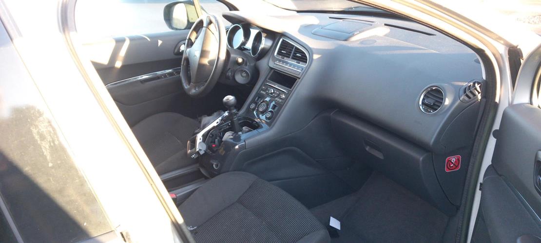 Image Capot - PEUGEOT 5008 1