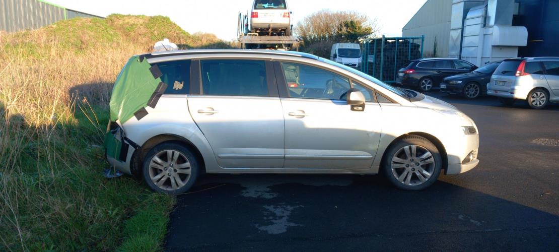 Image Capot - PEUGEOT 5008 1