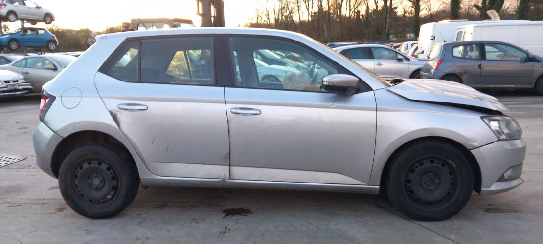 Image Feu arriere principal gauche (feux) - SKODA FABIA 3