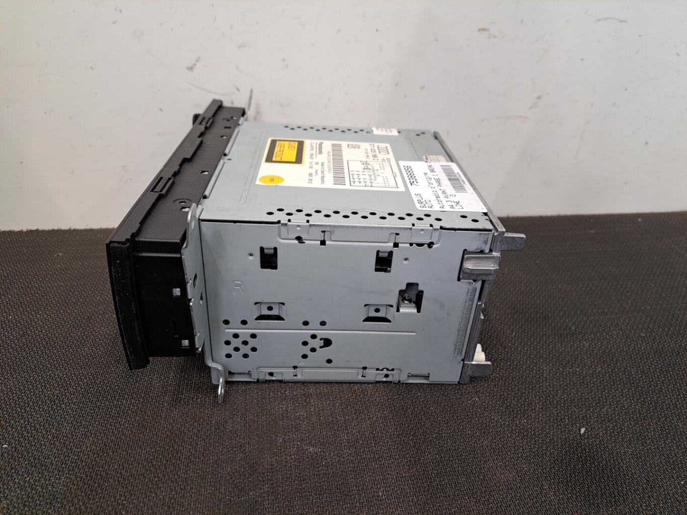 Autoradio d'origine AUDI A4 3 AVANT PHASE 1 BREAK Diesel - 1