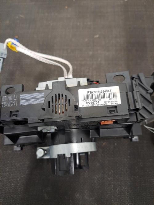 Image Com (Bloc Contacteur Tournant+Commodo Essuie Glace+Commodo Phare) - CITROEN C3 PICASSO