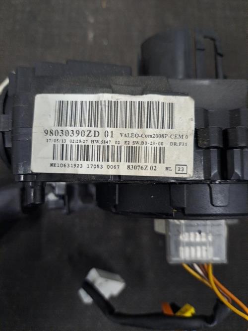 Image Com (Bloc Contacteur Tournant+Commodo Essuie Glace+Commodo Phare) - PEUGEOT 208 1