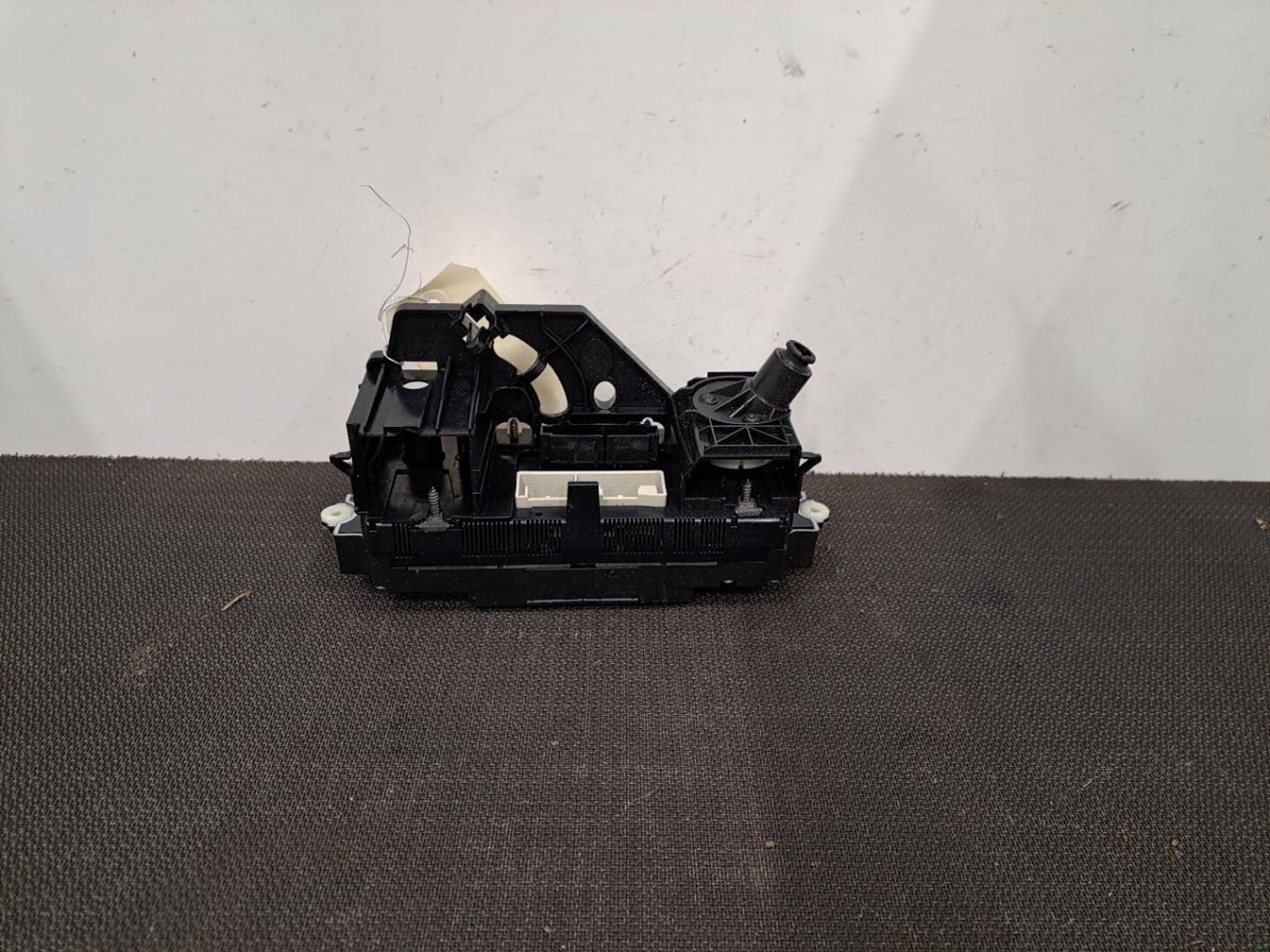 Commande chauffage VOLKSWAGEN GOLF 5 Essence - 1
