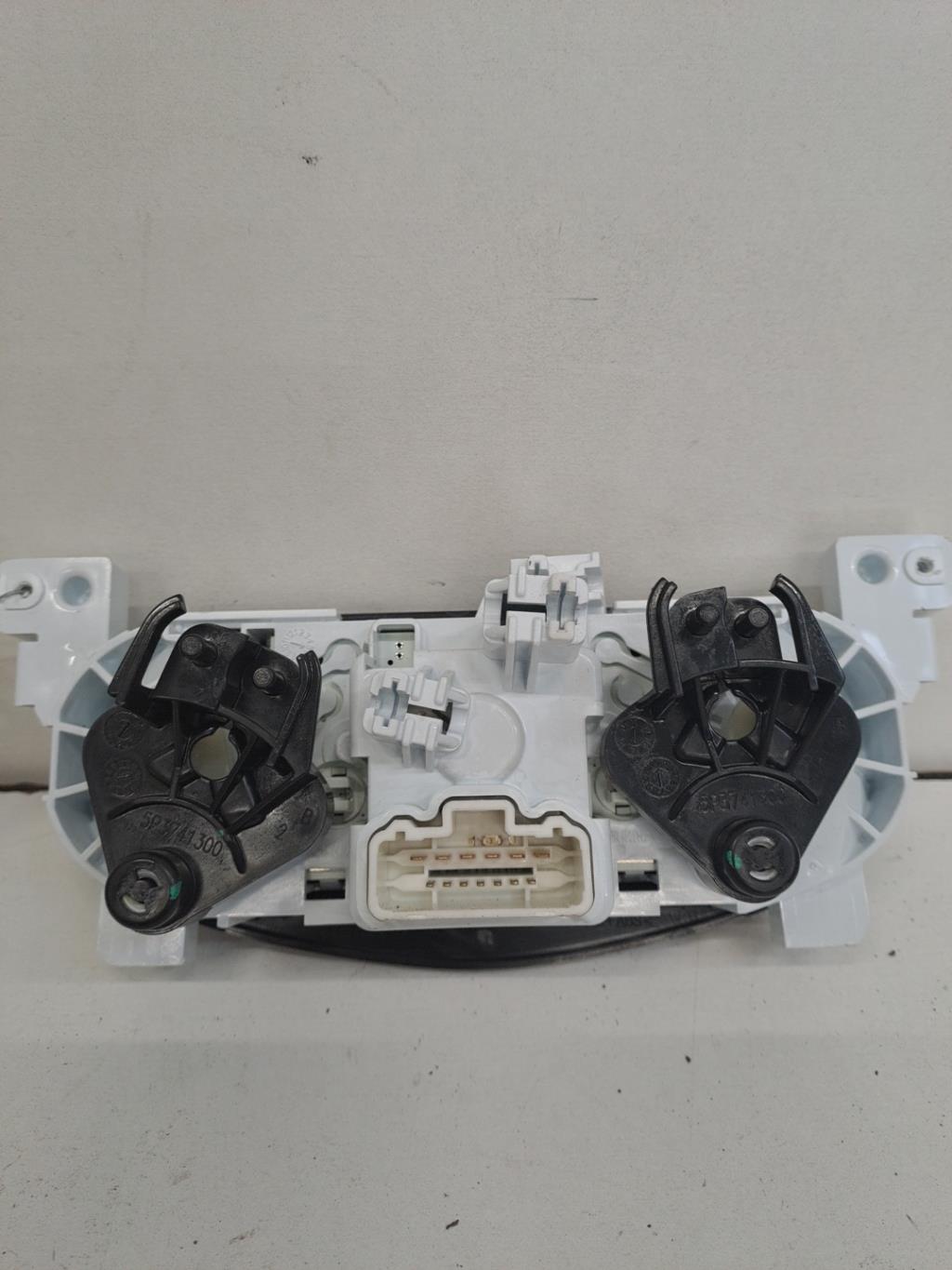 Commande chauffage DACIA SANDERO 2 PHASE 1 Essence - 1