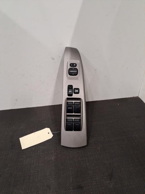 Image Interrupteur de leve vitre avant gauche - TOYOTA PRIUS 2