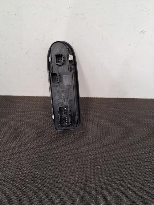 Image Interrupteur de leve vitre avant gauche - PEUGEOT 508 1 SW