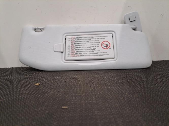 Image Pare soleil droit - PEUGEOT 208 1