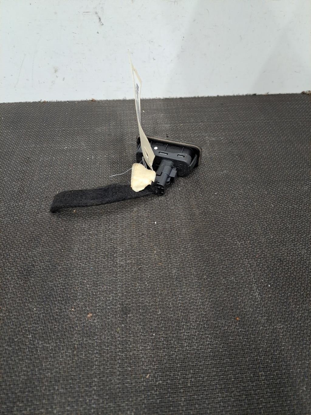 Bouton de coffre RENAULT SCENIC 3 PHASE 1 Diesel - 1