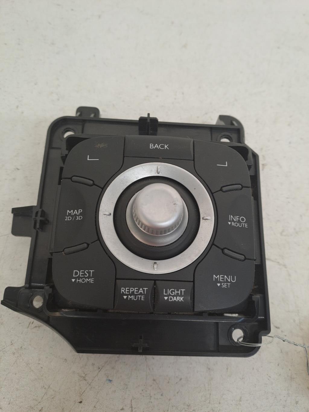 Commande GPS RENAULT MEGANE 3 PHASE 1 BREAK Diesel - 1