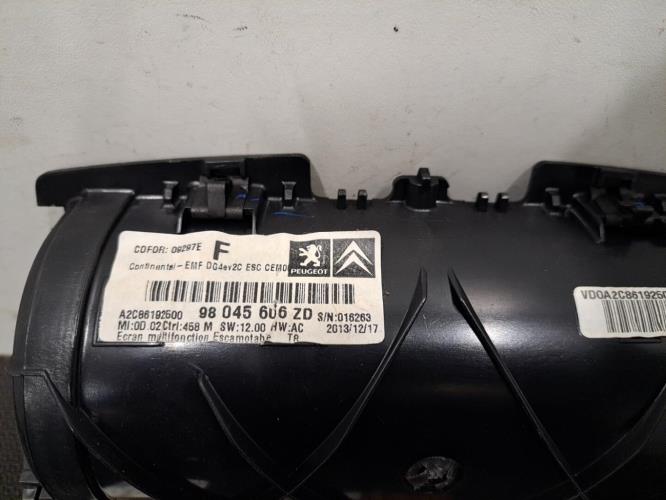 Image Ecran GPS - PEUGEOT 5008 1