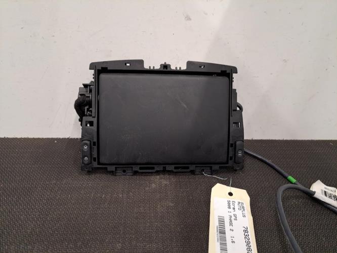 Image Ecran GPS - PEUGEOT 5008 1