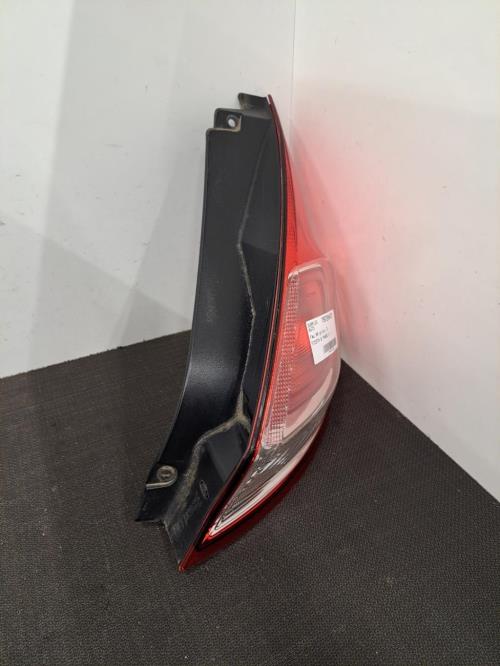 Image Feu arriere principal droit (feux) - FORD FIESTA 6