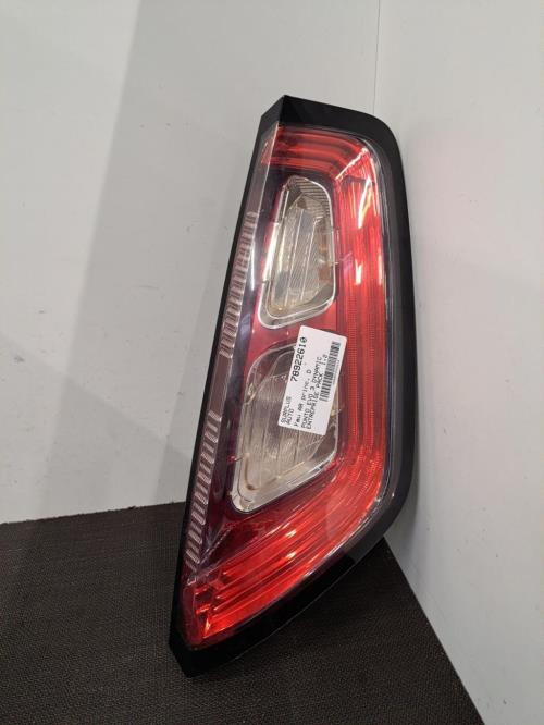 Image Feu arriere principal droit (feux) - FIAT PUNTO EVO 3
