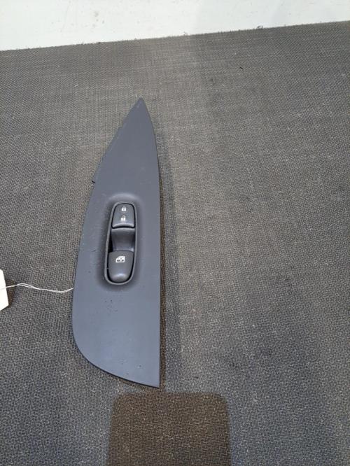 Image Interrupteur de leve vitre avant droit - NISSAN QASHQAI 2