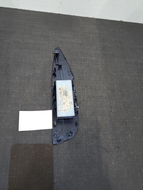 Image Interrupteur de leve vitre avant droit - NISSAN QASHQAI 2