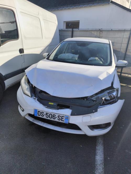 Image Bouton de warning - NISSAN PULSAR
