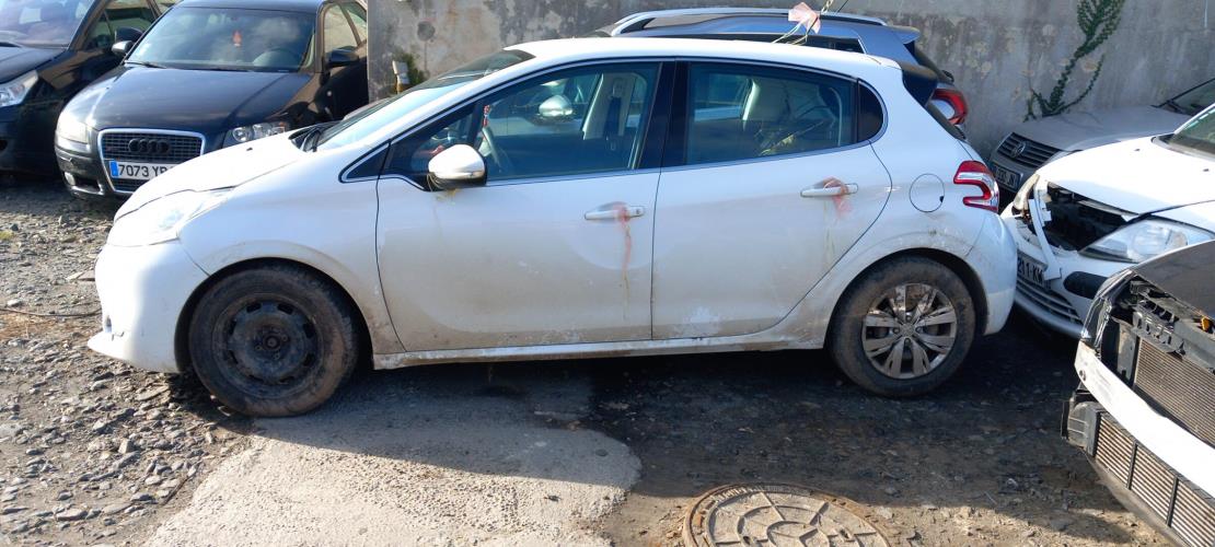 Image Interrupteur de leve vitre avant gauche - PEUGEOT 208 1