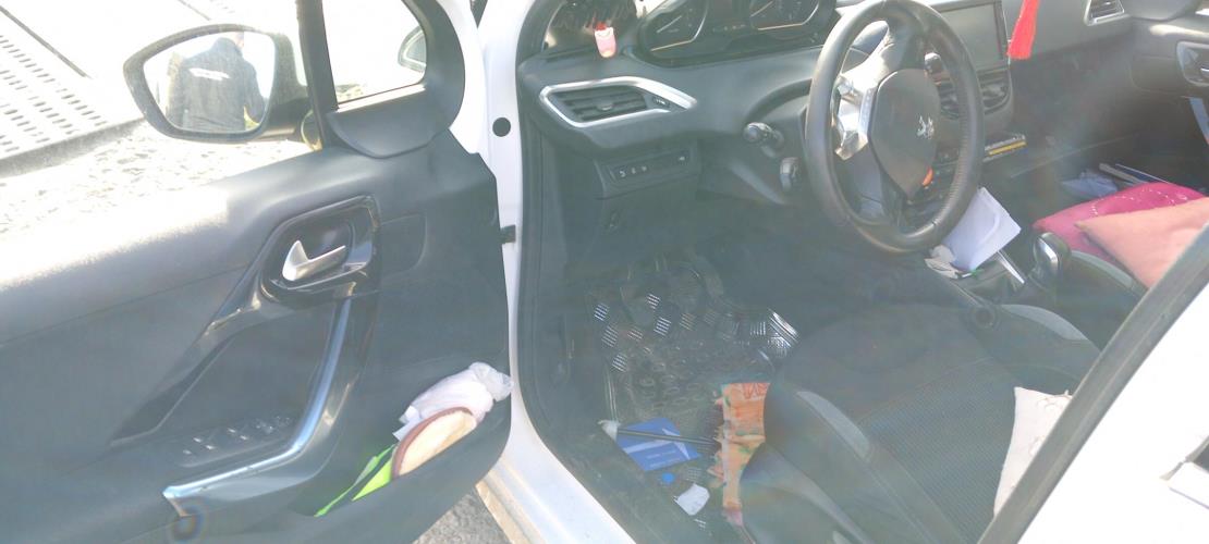Image Interrupteur de leve vitre avant gauche - PEUGEOT 208 1
