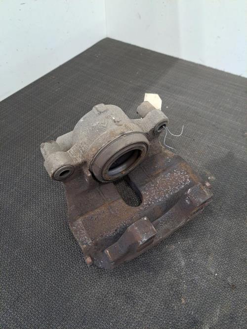 Image Etrier avant gauche (freinage) - PEUGEOT 508 1 SW