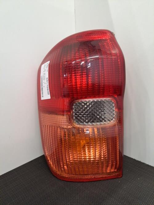 Image Feu arriere principal gauche (feux) - TOYOTA RAV4 2