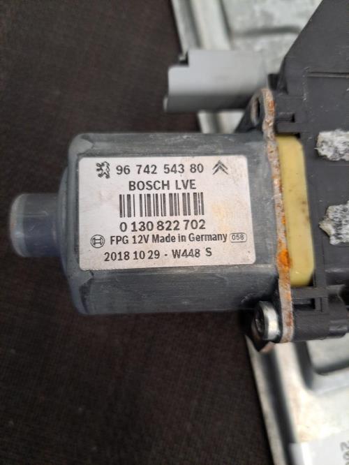 Image Leve vitre electrique avant droit - PEUGEOT 208 1
