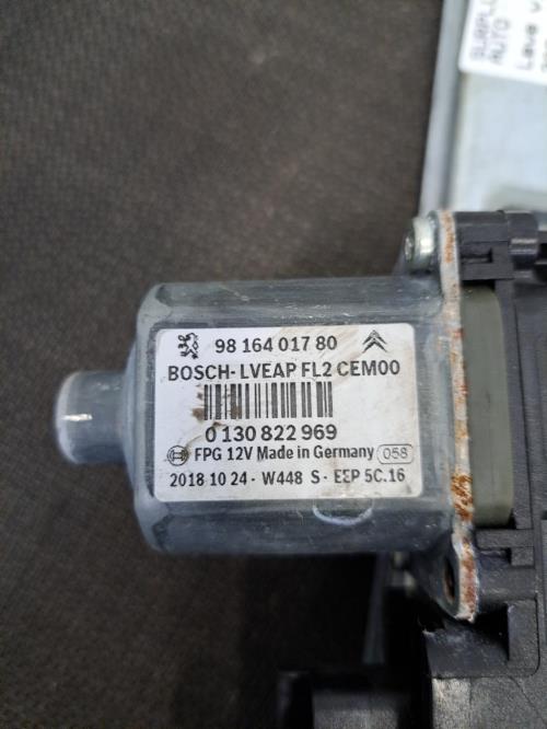 Image Leve vitre electrique avant gauche - PEUGEOT 208 1