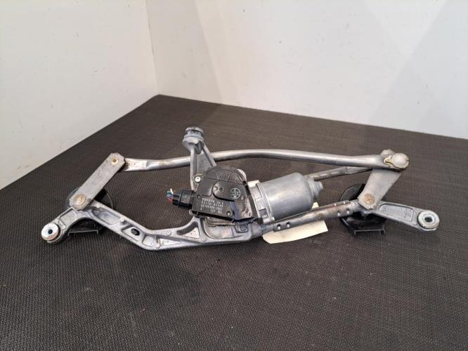 Image Moteur essuie glace avant - TOYOTA AURIS 2