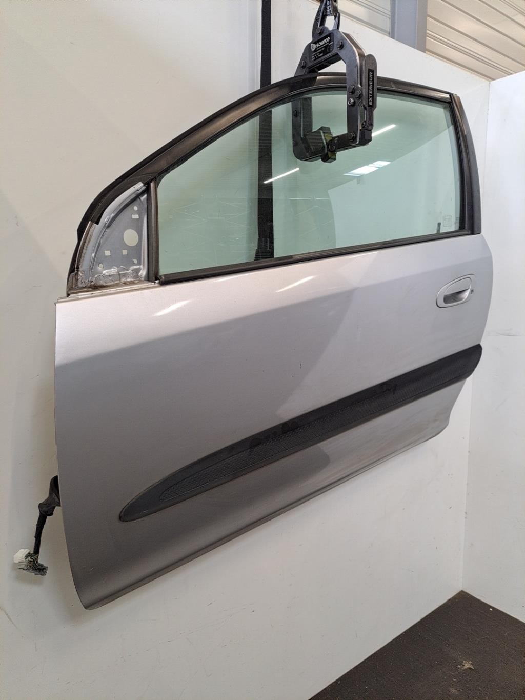 Porte avant gauche HONDA CIVIC 7 PHASE 1 Essence - 1