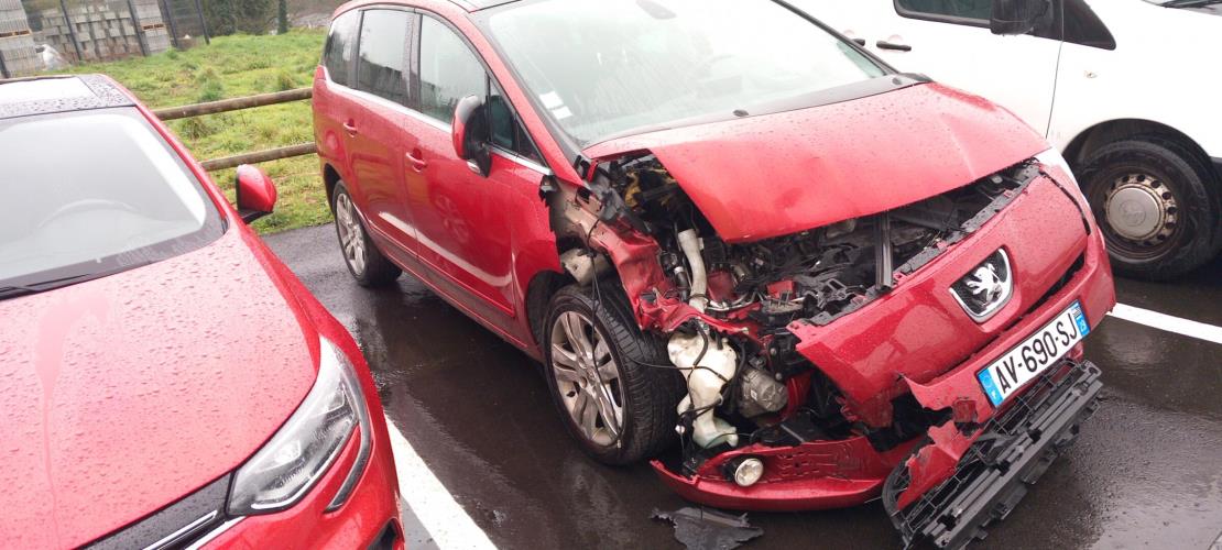 Image Moteur essuie glace avant gauche - PEUGEOT 5008 1