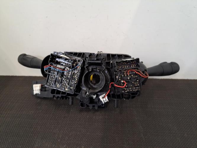 Image Com (Bloc Contacteur Tournant+Commodo Essuie Glace+Commodo Phare) - RENAULT CLIO 4