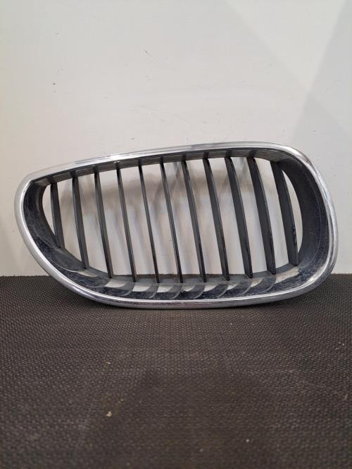 Image Grille de calandre droite - BMW SERIE 5 E60