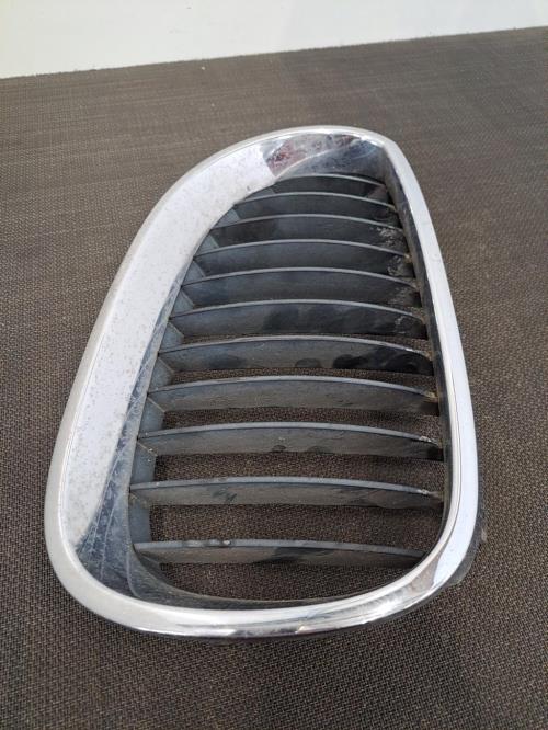 Image Grille de calandre droite - BMW SERIE 5 E60