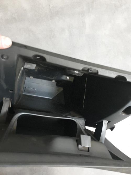 Image Boite a gants - PEUGEOT 208 1